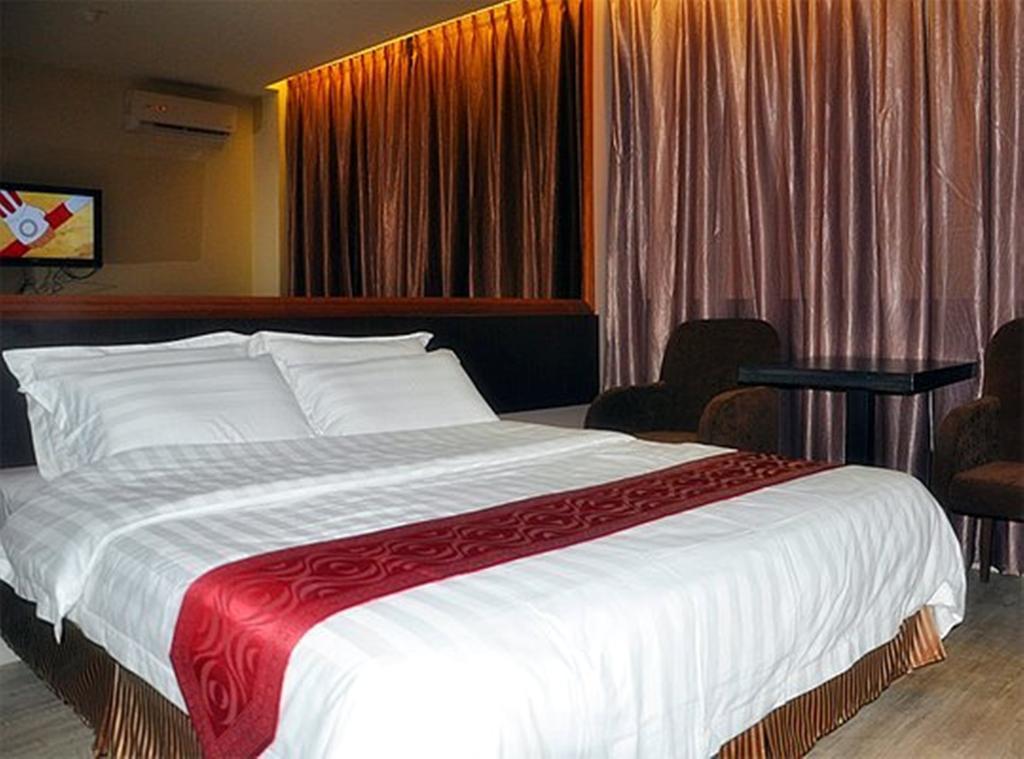Goldenhill Hotel Kota Kinabalu Pokoj fotografie